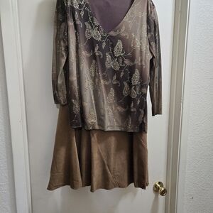 Dressbarn Brown and Black Floral Top